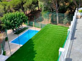Maravillosa casa con piscina grande y bosque