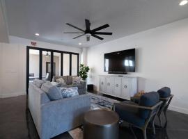 The Latitude Adjustment, located close to Golf,Sand Dunes, Reservoir & National Parks, hotel in Hurricane