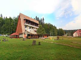 Pensiunea Rasnoava โรงแรมในเปรดัล