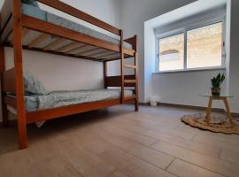 Blue Sardine Hostel, хостел в Портиман