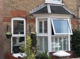 Homely Victorian Terraced Town House with Parking., hotel i nærheden af Taunton Deane Borough Council, Taunton