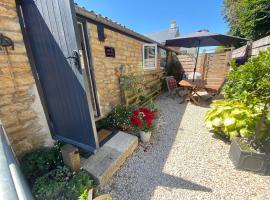 The Cottage at Churchill Farm, hotell i Mosterton