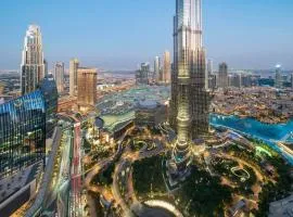 Stylish 3BR Burj Khalifa, Fountain Views, Pool & Prime Location