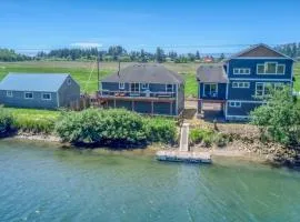 Riverfront Gem - Meredith Lodging