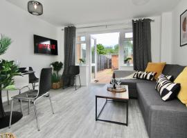 Dashing 2Bed Haven - Near Coventry Centre, Free Parking, hotel u gradu Koventri
