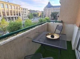 Main square 5 star luxury apartment with view