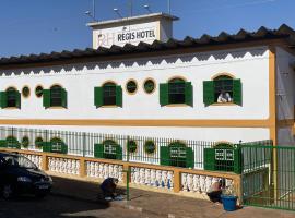 Regis Hotel, hotel 