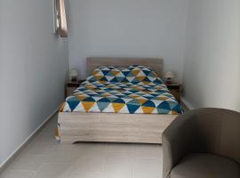 La Grimodière Chambre en rez de chaussée, hotel en Ranville