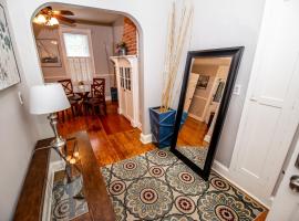 Downtown Annapolis King George 1st Floor Hideaway، شقة في أنابوليس