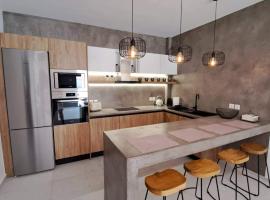 Courtyard Luxury Suites “MARIANTHI”, апартаменти у місті Пефкі, Родос
