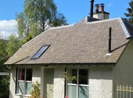 Cobbler's Cottage at Kindrochet, Strathtay, villa sihtkohas Pitlochry