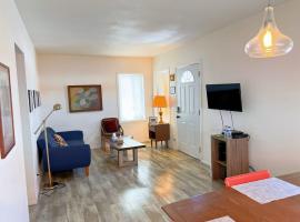 Newly remodeled 1 bed, 1 bath home near LAX, Forum, hotel near Inglewood Forum, Inglewood