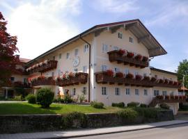 Landhotel beim Has'n, hotel in zona Castello di Herrenchiemsee, Rimsting