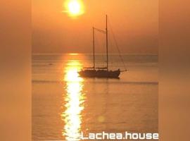 Lachea House appartamento sul mare dei Ciclopi: Aci Castello'da bir kiralık tatil yeri