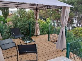 Janus apartments, hotel sa Jelsa