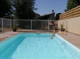 les tourterelles, hotel with parking in Chabournay