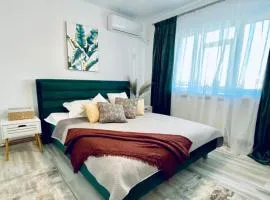 Central Palace Suites with Parking