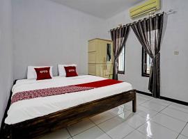 OYO 91334 Permata Papua Guest House, hotel with parking in Pameungpeuk