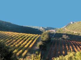 Gîte dans ancienne bergerie en pleine garrigue, готель з парковкою у місті Fraissé-des-Corbières