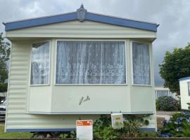 G3 Holiday Caravan, hotel with pools in Par