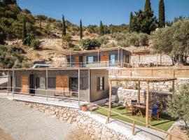 Blue Garden Samos Apartments, hotel cerca de Monastery Zoodochou Pigis, Samos