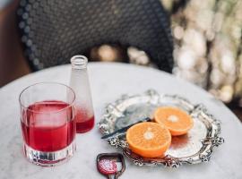 REENE Boutique Suites The Campari Suite