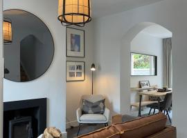 The Village House, hotel cerca de Castillo de Malahide, Malahide