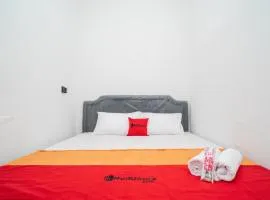 RedDoorz @ Aralia Harapan Indah