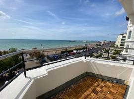 Splashpoint with FREE parking, hotel in Worthing