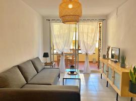 Apartamento en urbanización a 2m del mar, hotel in Alcanar