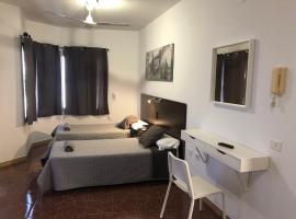 Tamonante rooms, quarto em acomodação popular em Gran Tarajal