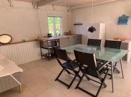 Ragnhilds Gård, Hostel Vandrerhjem, hotel em Nyord