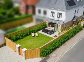 The Laurels by Grandeur Property