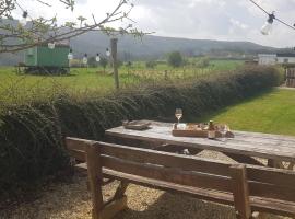 O'Blanche, Viroinval Treignes, hotel di Treignes