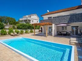 Holiday Home Villa Mira by Interhome