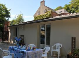 Studio au manoir, hotel em Saint-Jouan-des-Guérets