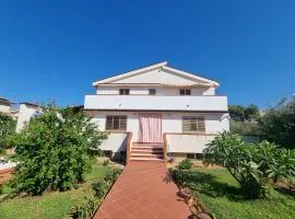 Villa Flora - with sea view, 2 minutes walk to beach