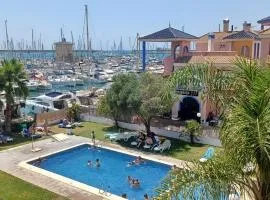 appartement climatisé deux chambres front de mer et piscine