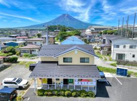 赤富士亭, hostal o pensión en Fujiyoshida