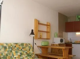 Studio au pied des pistes avec balcon et casier à skis - FR-1-557-86