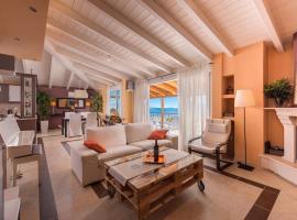 Panoramic view!Penthouse 120qm of sea & mountain, cottage in Loutra Edipsou