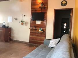Casa LB com estacionamento privado, holiday home in Boa Vista