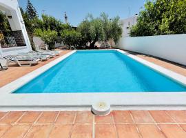 CASA EL PARAISO, hotel dengan kolam renang di Coín