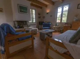 Maison Familiale : Proche Centre et Plage, Jardin et Terrasse, Calme et Confort Assurés - FR-1-418-116