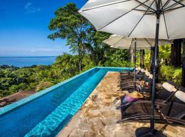 Tiki Villas Rainforest Lodge - Adults Only, hotel di Uvita