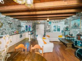 Authentic Boka house with artistic soul, villa in Tivat