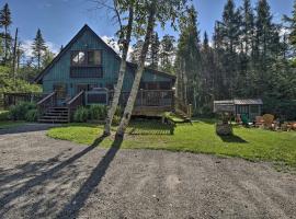 Lake Placid Chalet Deck and Forest Views!, hotel in Lake Placid