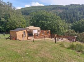 Yurt Uchaf Off-Grid Glamping, luxusn&iacute; stan v destinaci Machynlleth