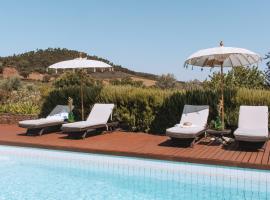 Monte do Pomar, hotel with pools in Redondo