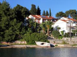 Apartments and rooms by the sea Vrboska (Hvar) - 540，韋伯斯卡的B&B